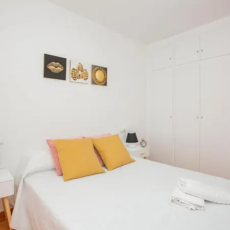 Cristina Iii Apartment *